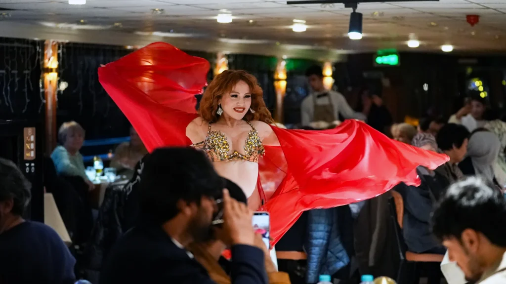 cruise-on-bosphorus-dinner-cruise (23)
