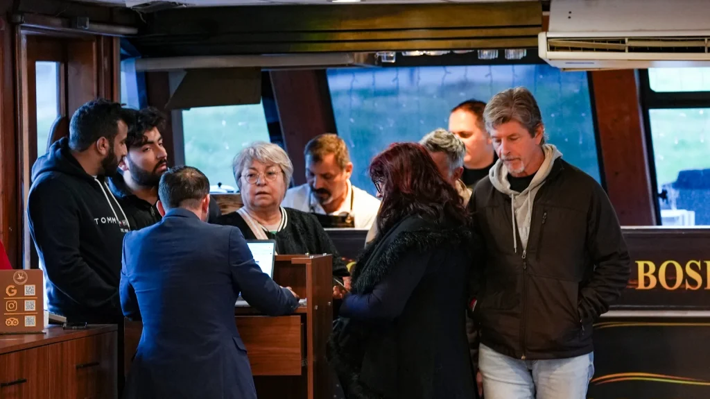 cruise-on-bosphorus-dinner-cruise (3)