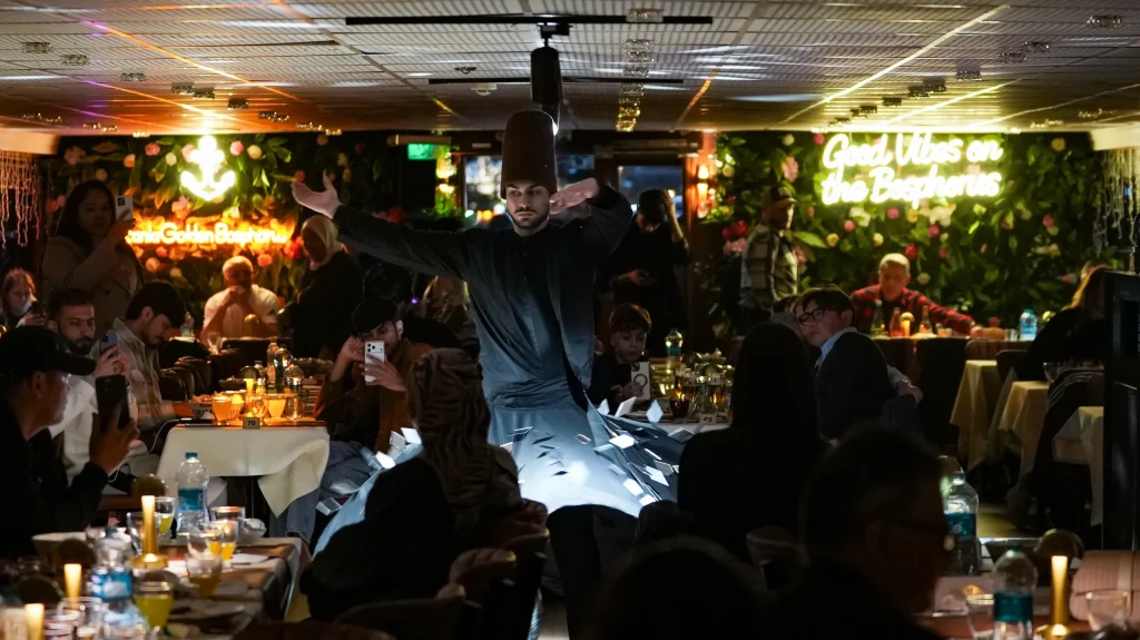 cruise-on-bosphorus-dinner-cruise (6)