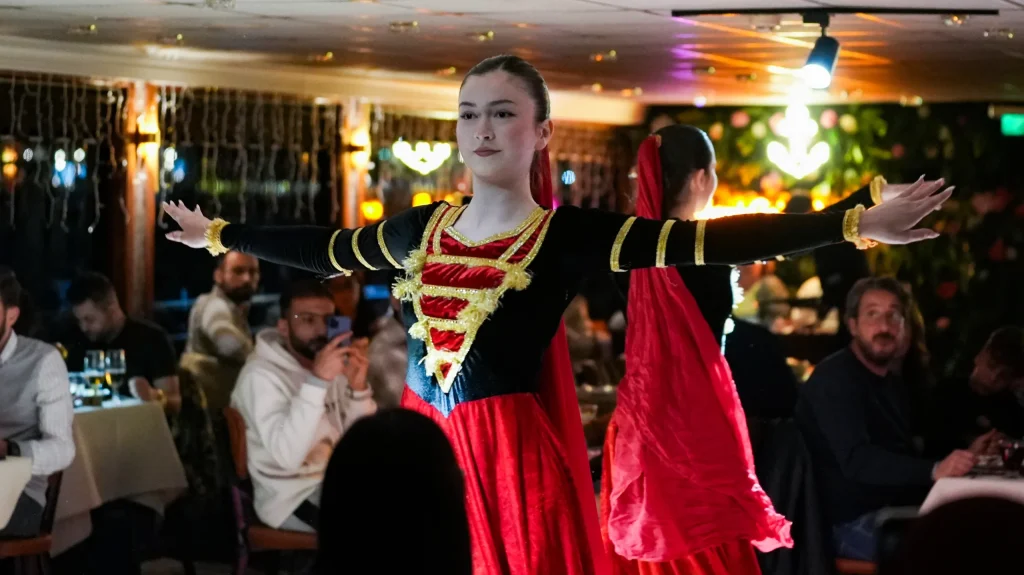 cruise-on-bosphorus-dinner-cruise (9)